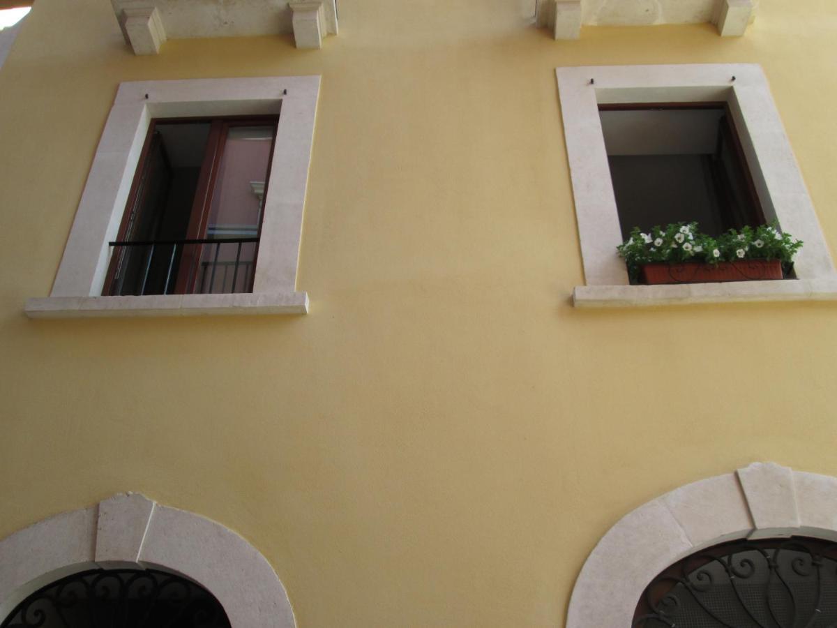 B&B Regina Margherita LʼAquila Exteriér fotografie